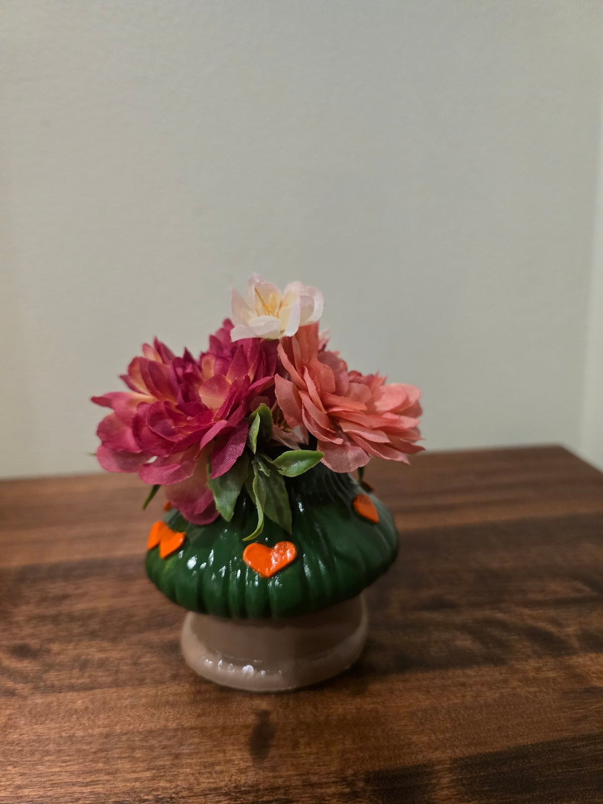 Mini Mushroom House Figurine Multicolor Floral Top Flowers Hearts Decorative