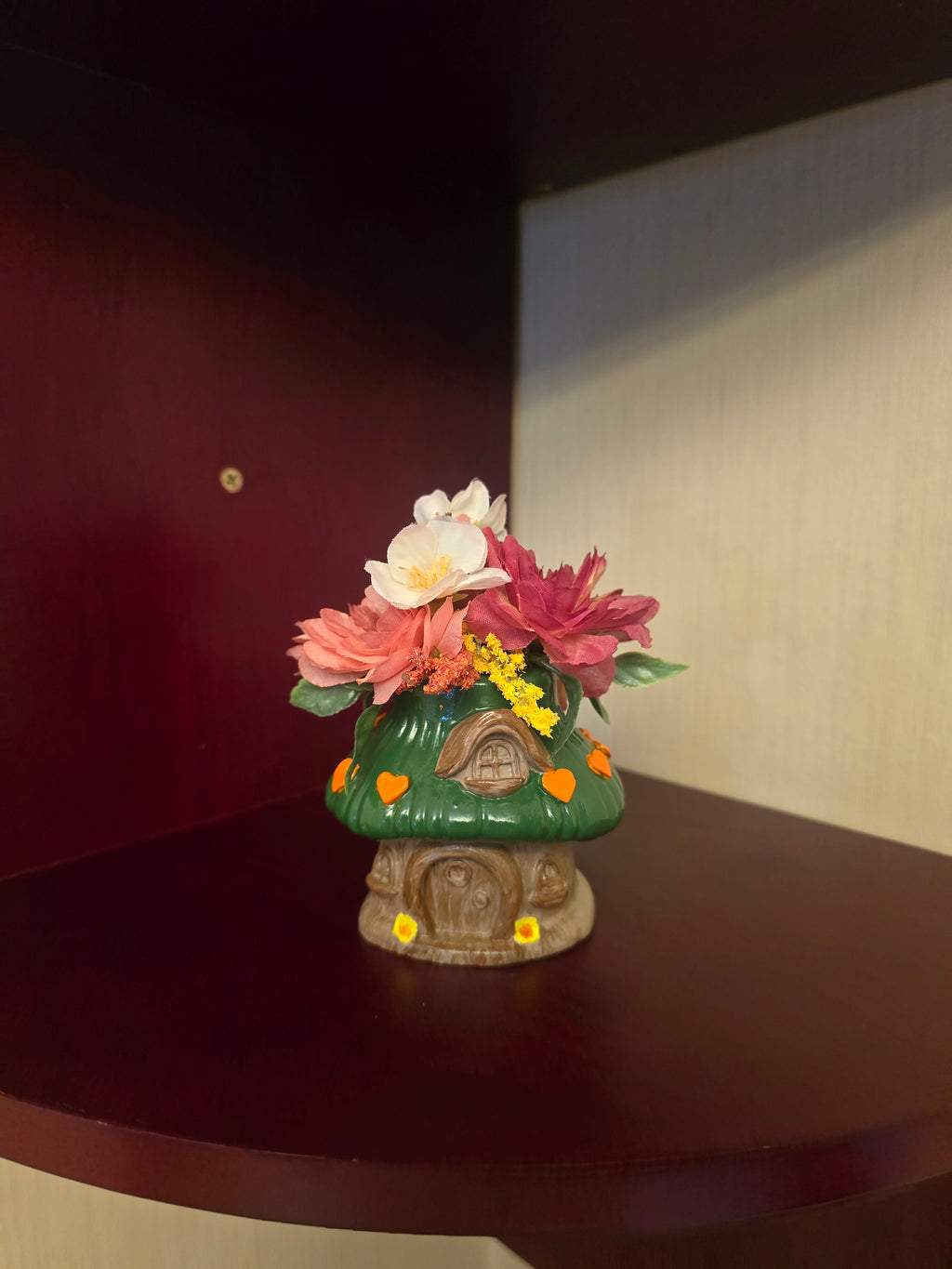 Mini Mushroom House Figurine Multicolor Floral Top Flowers Hearts Decorative